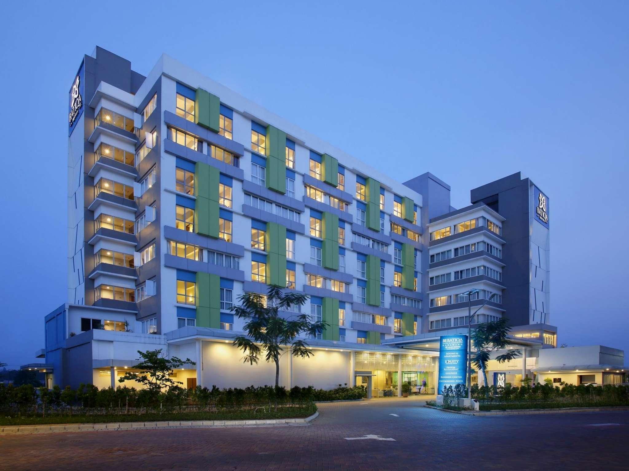 Batiqa Hotel & Apartments Karawang Exterior photo