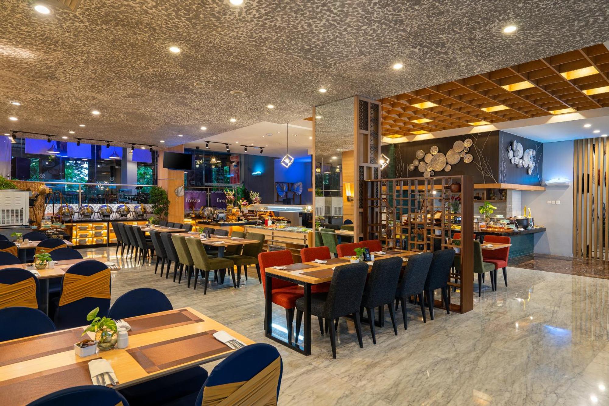 Batiqa Hotel & Apartments Karawang Exterior photo