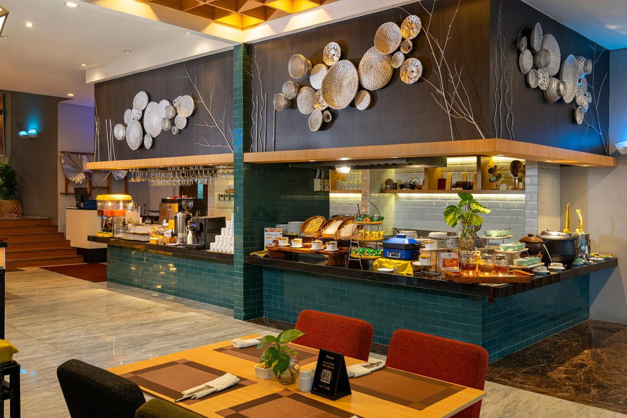 Batiqa Hotel & Apartments Karawang Exterior photo