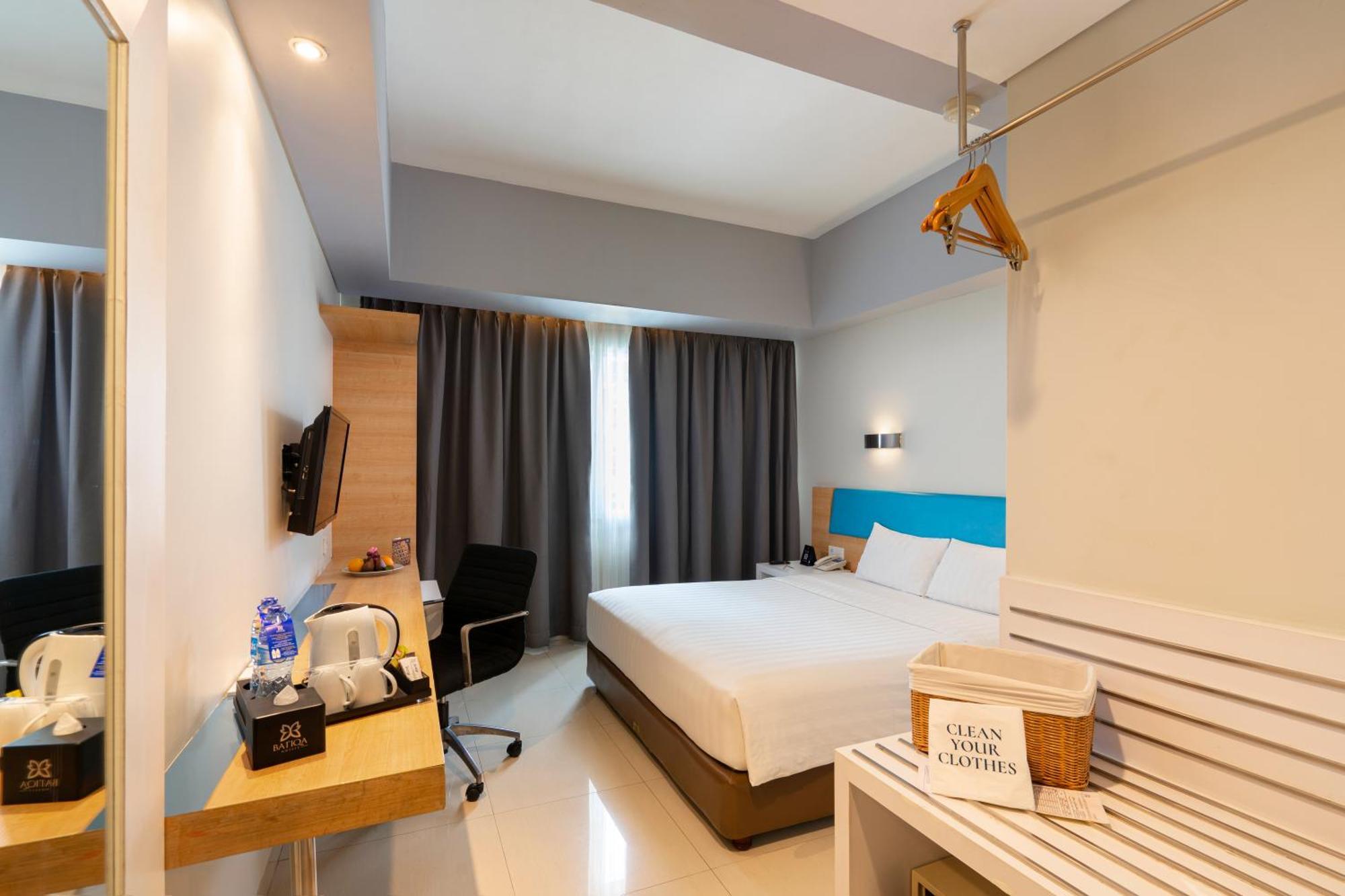 Batiqa Hotel & Apartments Karawang Exterior photo