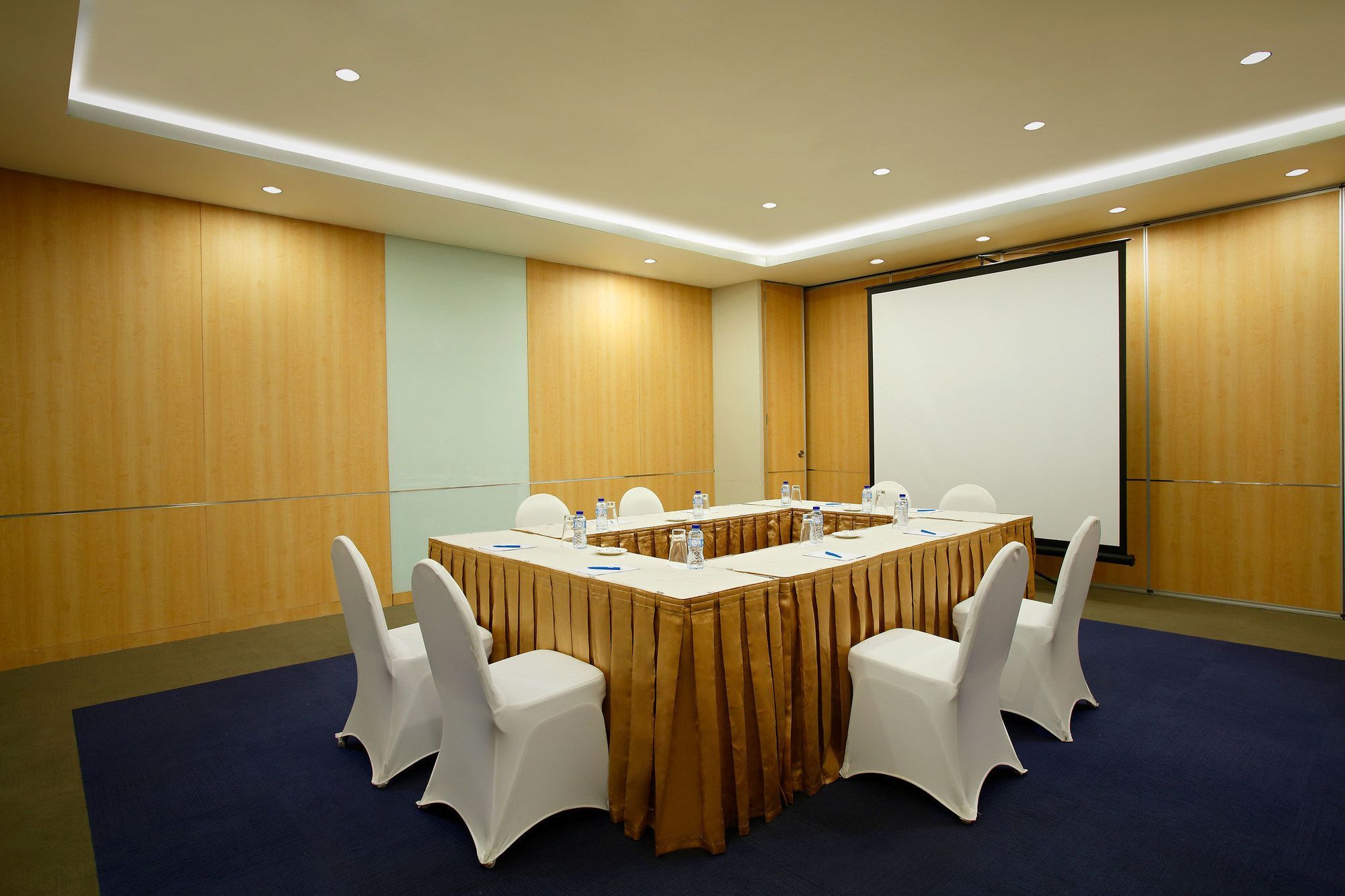 Batiqa Hotel & Apartments Karawang Exterior photo