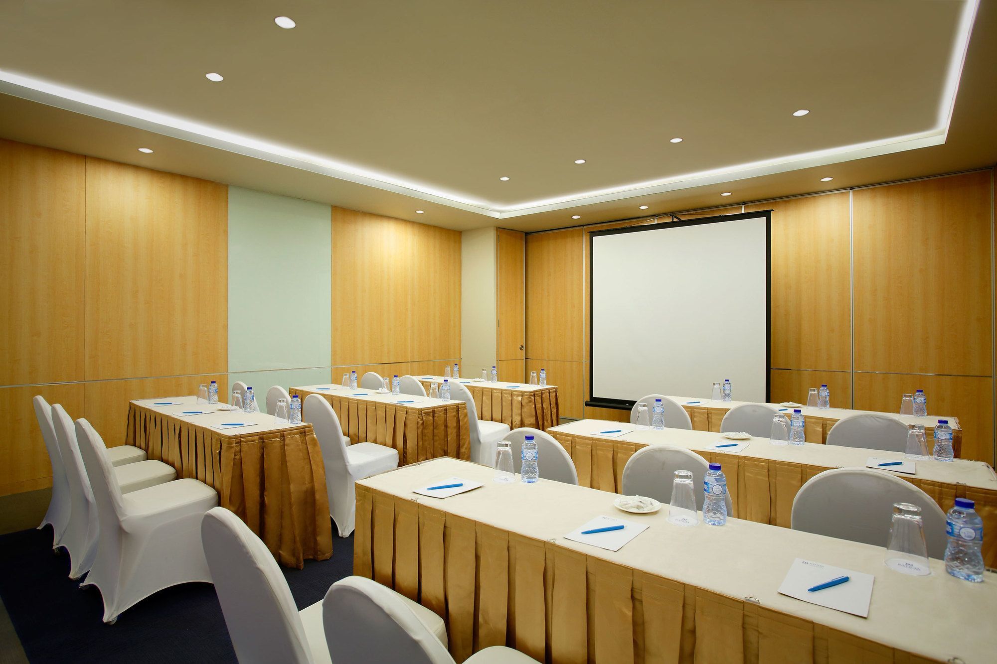 Batiqa Hotel & Apartments Karawang Exterior photo